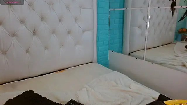 pixie kat online show from November 13, 9:03 pm