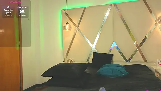 Dahianahotx69 online show from November 18, 2:07 pm