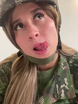 Miia Hoot online show from November 22, 2:42 pm