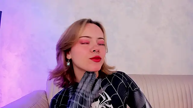 AnnaTylor online show from February 14, 1:02 pm