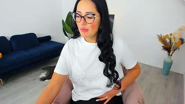 AnyaEvy online show from April 20, 4:59 am