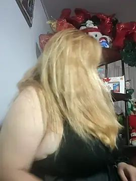 karlaanqui1 online show from December 13, 10:59 pm