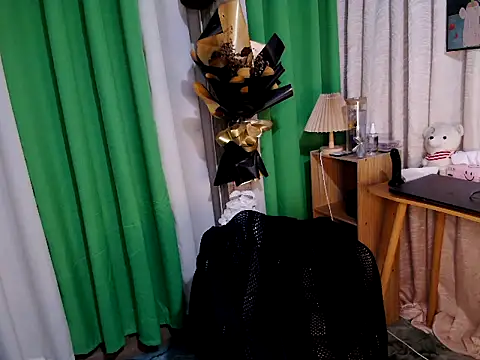 ur hot jenelle online show from April 9, 7:19 pm