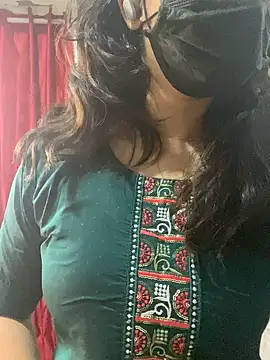 Red Queen 11 online show from December 18, 6:45 pm