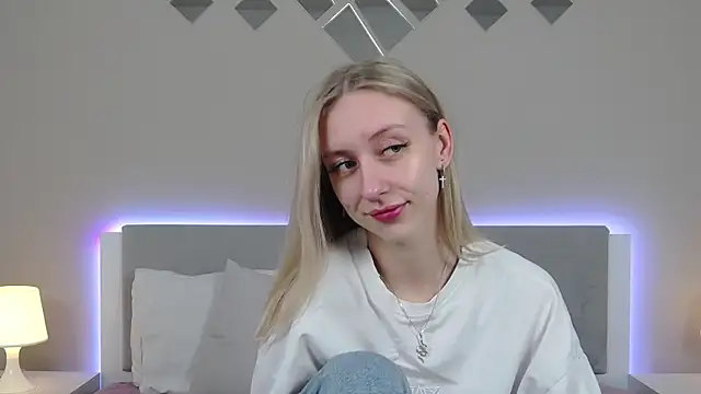 RachaelCute online show from April 15, 12:28 pm