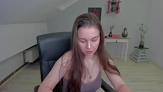 LouannaHart online show from February 25, 4:44 am