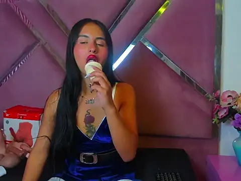 CloeMorenti  online show from December 16, 3:07 pm