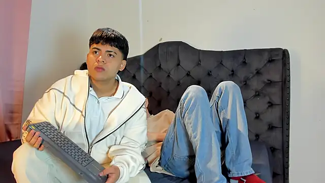 3guy3 online show from November 29, 8:57 pm