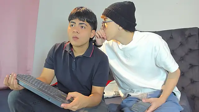 3guy3 online show from November 24, 8:11 pm