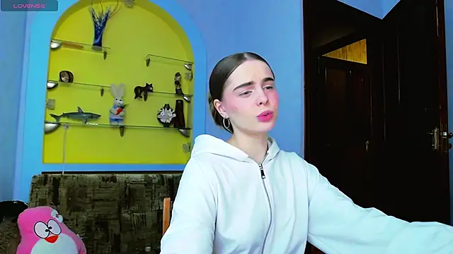 AlicaLOVEalisa777 online show from April 25, 5:32 pm