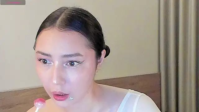 TongueLinn online show from November 18, 4:19 pm