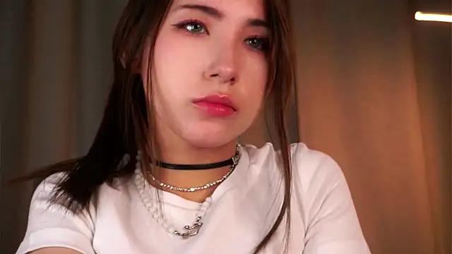 NanceeWestaway online show from December 18, 4:01 pm