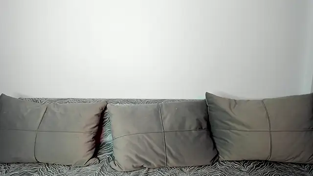 luckybunjenny online show from November 21, 5:42 am