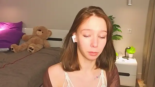 LilyPoetry  online show from December 18, 1:05 pm