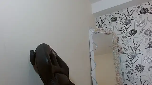 Joselyn tay online show from December 15, 11:48 am