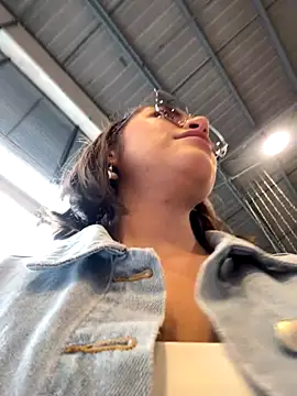 nani rosse of online show from November 24, 5:26 pm