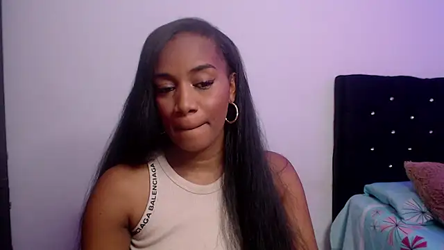 AishaOwens online show from November 19, 8:09 pm