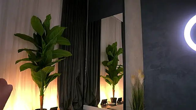 WendyyLuv online show from April 14, 9:37 pm