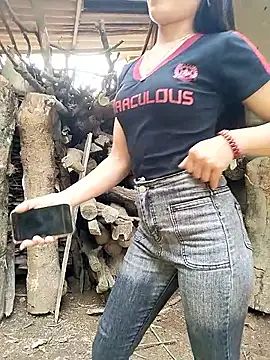 gugu0022 online show from March 26, 9:00 am