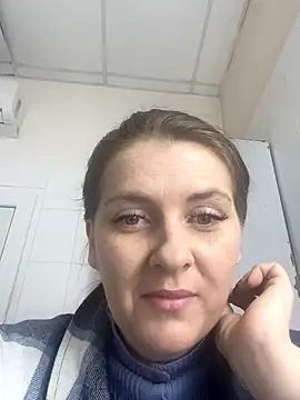 JeslyUmolbery online show from November 13, 7:40 am