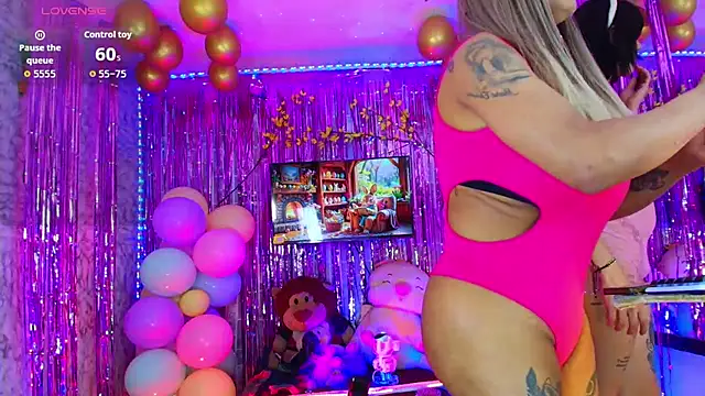 TAYLOR S7 online show from April 1, 2:01 am