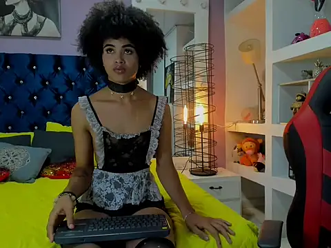 Zaira sofiaa online show from November 17, 3:07 am