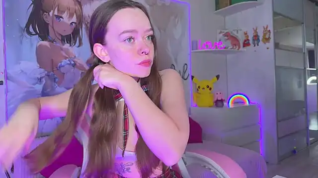 CheekySashaCharm online show from June 1, 5:42 am