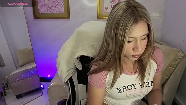 Evy Luxx v online show from March 11, 3:44 am