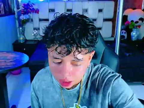 lunabustygirl online show from January 19, 1:18 pm