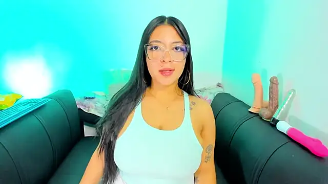 evelisse  online show from February 11, 4:58 am