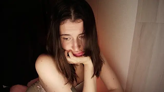 KristinaScott online show from March 8, 6:01 pm