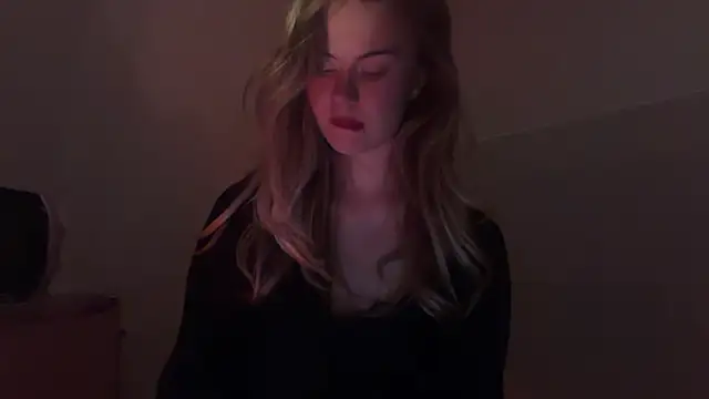 Josefinswe online show from March 19, 7:40 pm