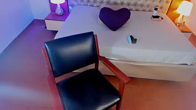 AlinaMilf online show from January 7, 8:34 pm