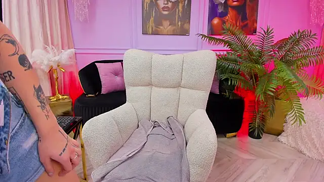 YasminWild online show from November 28, 4:48 am