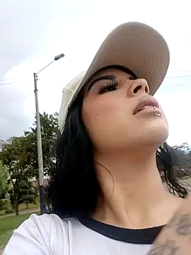 Dannii- online show from December 21, 9:30 pm