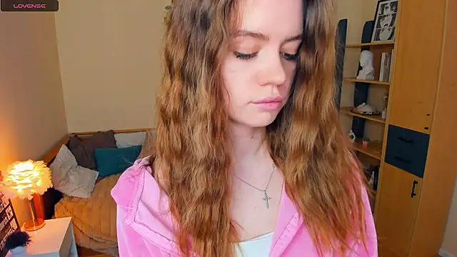 AngelesBenitz online show from March 24, 8:09 am