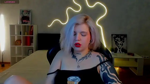 shadow  purrr online show from November 24, 1:51 am