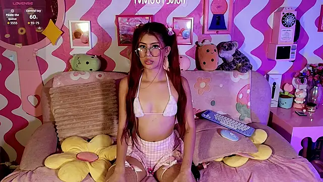 the girl with the red hai online show from November 21, 2:13 am