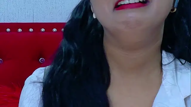 LeahSole online show from November 26, 3:40 am