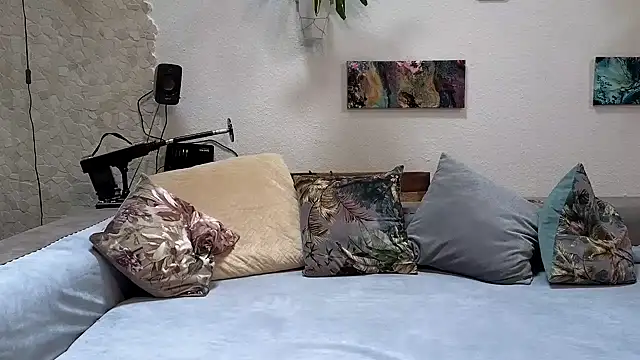 Shy-Ivy online show from June 4, 10:42 am
