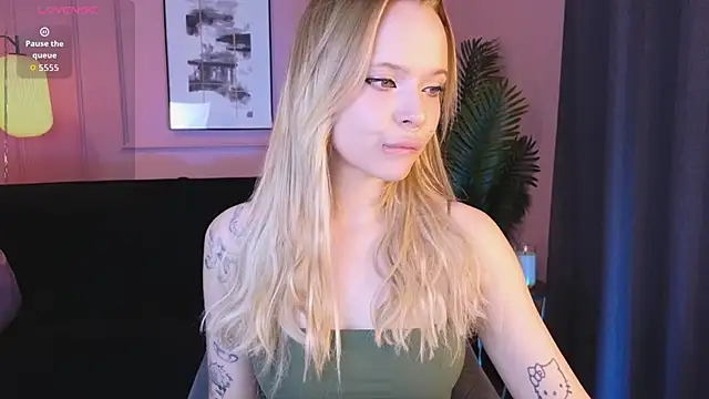 lucy loy online show from November 26, 2:29 pm