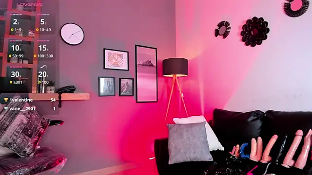 Violet Kumar online show from November 29, 10:47 pm