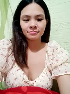 quynhquynh  online show from December 1, 4:20 pm