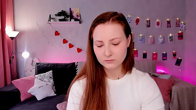 velvet cherry  online show from February 7, 8:51 am