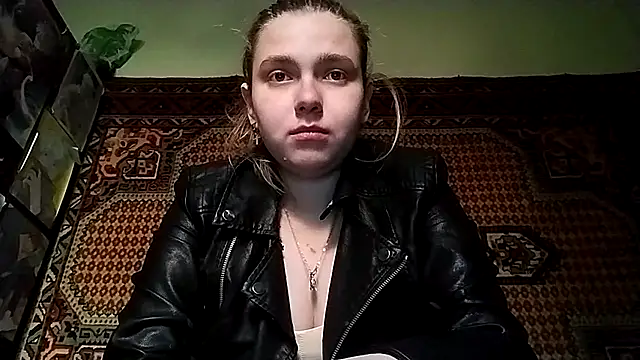 KikiBang online show from November 28, 9:12 am