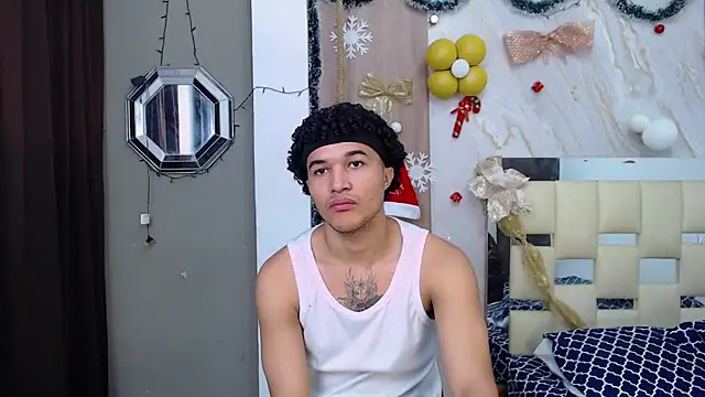 sweett love  online show from December 21, 3:33 am