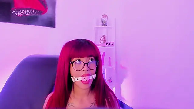 Taylor  Watson online show from February 9, 7:49 pm