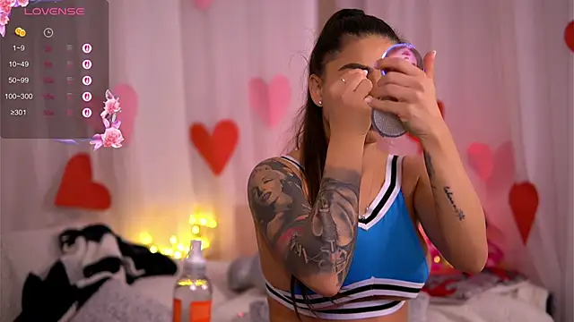 PureEllieX online show from February 26, 5:50 am