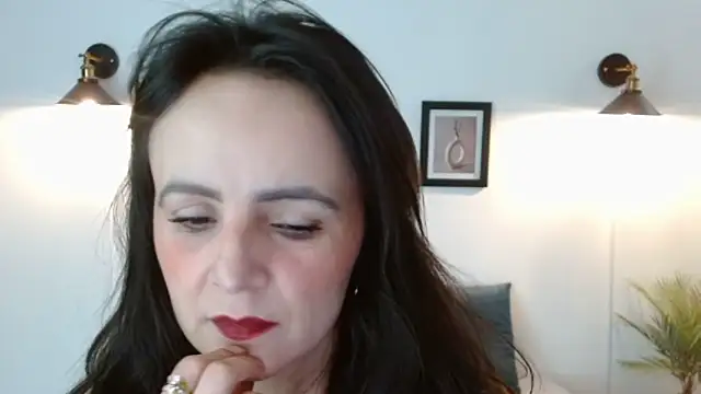 Juliana  lx online show from April 10, 2:01 pm