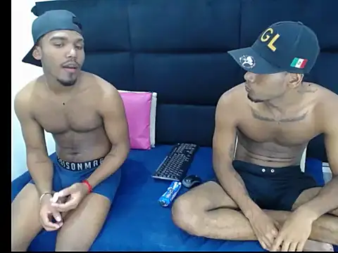 Straight latinX online show from November 27, 5:32 am